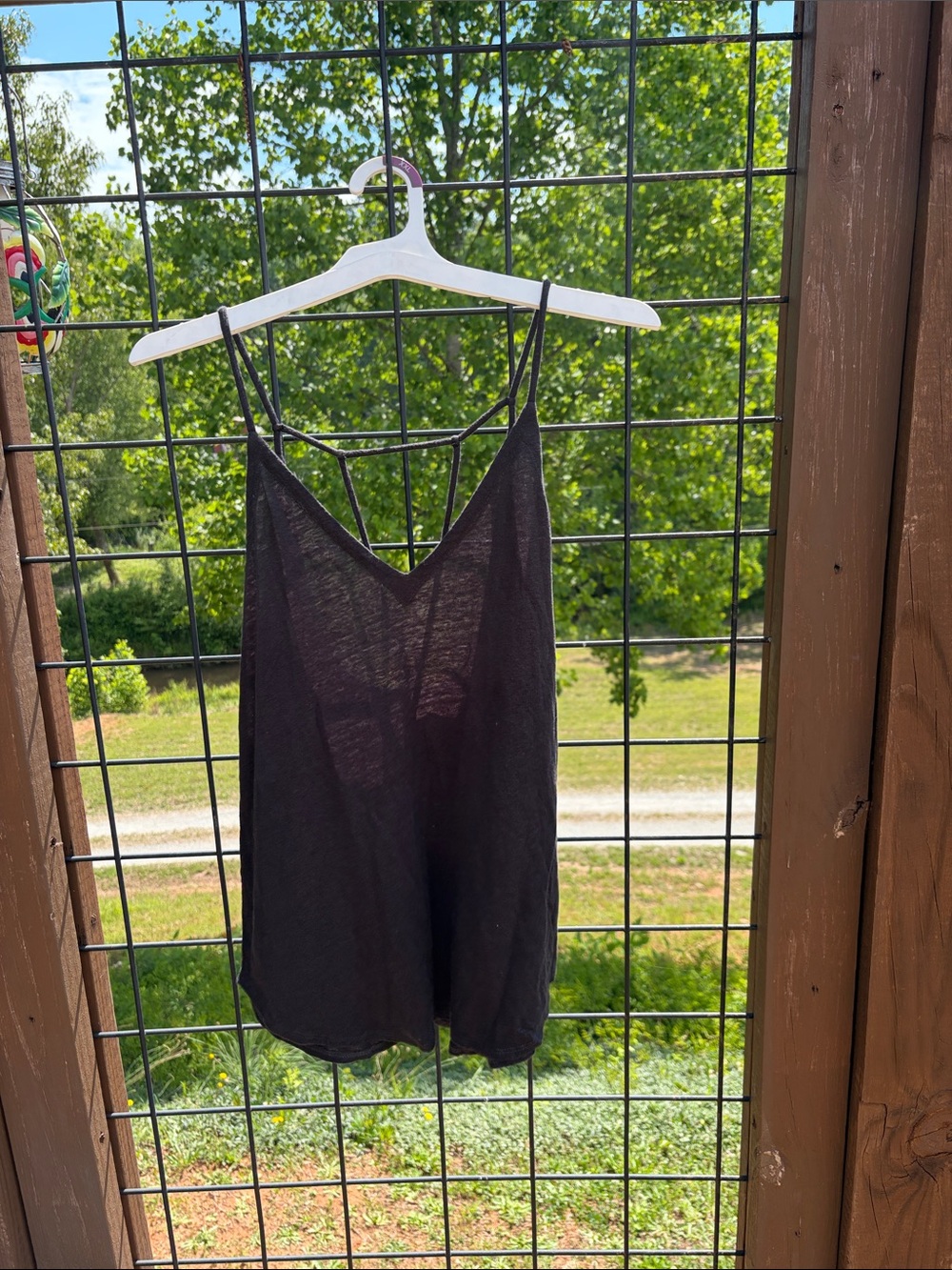 T7. Chaser Linen V-neck strapping tank.